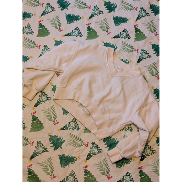 ZBD Tops - ZBD Cozy V Neck Sweatshirt Cream Cropped‎ Long Sleeve Pullover Women's XS